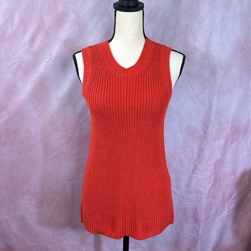 Loft Red/Orange Sleeveless Cable Knit Tank with Side Slits.  Sz M